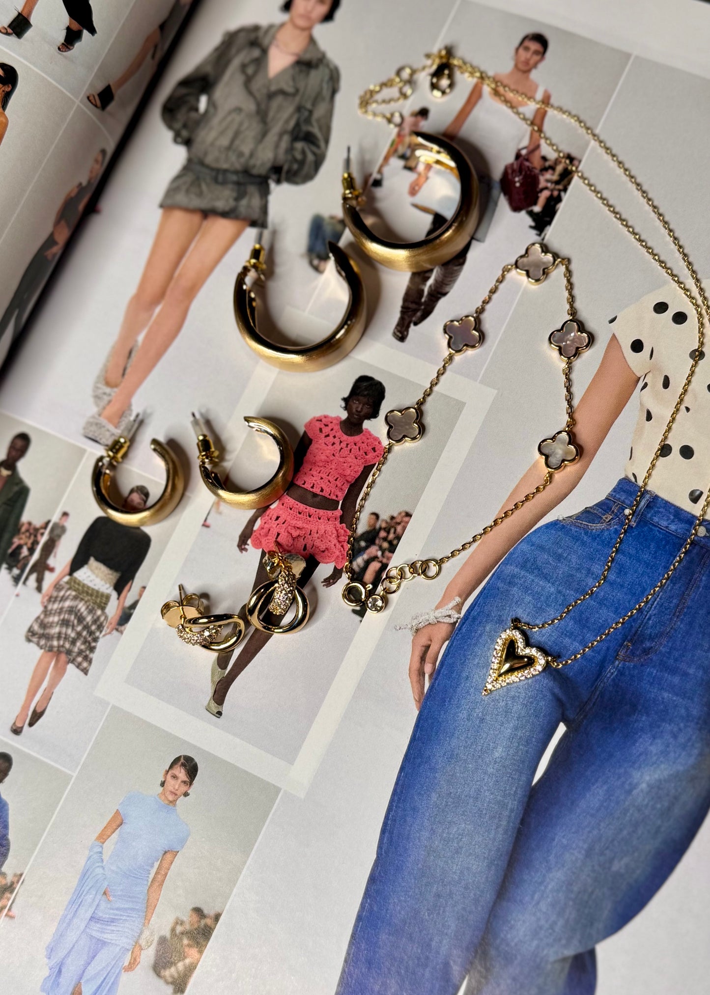 Corazon Gold Rhinestone Necklace